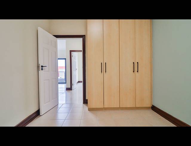 2 BEDROOM APARTMENT FOR SALE IN UMHLANGA RIDGE
